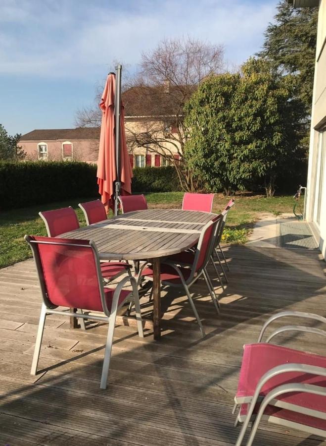 Chambre Lumineuse Dans Une Grande Villa Le Landeron Exterior foto